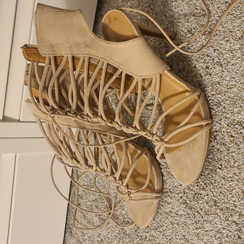 Women's shoes